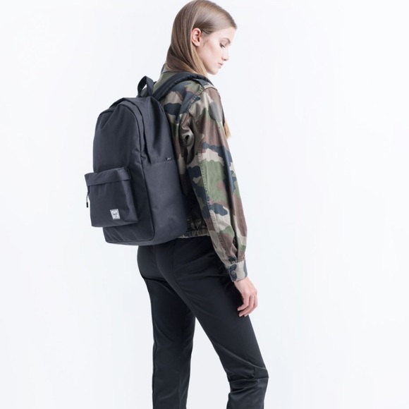 SOLD ON MERCARI! HERSCHEL - CLASSIC BACKPACK - Picture 5 of 7